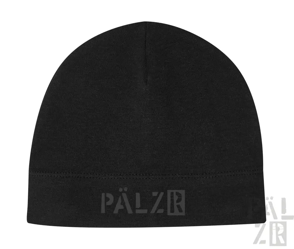 Schwarze Beanie mit ’pälzr’-Logo auf der Vorderseite.