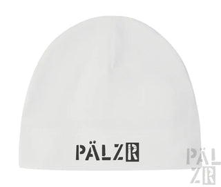 Weiße Beanie mit ’pälzr’-Logo.