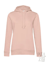 Frauen hooded sweatshirt in softem blush pink mit minimalistischem design und rippenbündchen am rückenteil