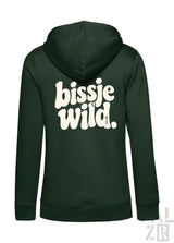 Dunkelgrüner zip-up hoodie für frauen mit weißem bissje wild print auf der rückseite in verschiedenen farben