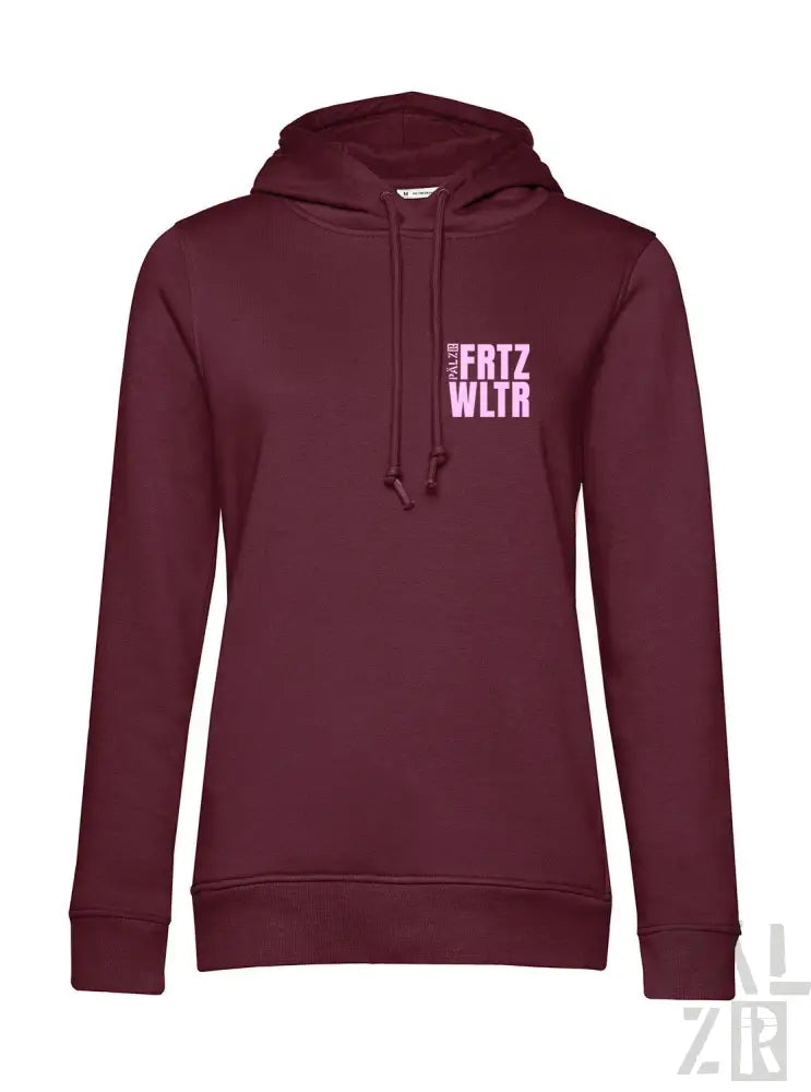 Bordeaux-Farbenes Hoodie mit ’fritz wltr’-Text in Weiß und Pink auf der Vorderseite, aus Fleece-Material gefertigt.