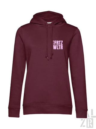 Bordeaux-Farbenes Hoodie mit ’fritz wltr’-Text in Weiß und Pink auf der Vorderseite, aus Fleece-Material gefertigt.
