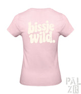 Rosa kurzarm damen t-shirt mit creamfarbenem bissje wild rückendruck in retro schriftdesign verschiedene farben