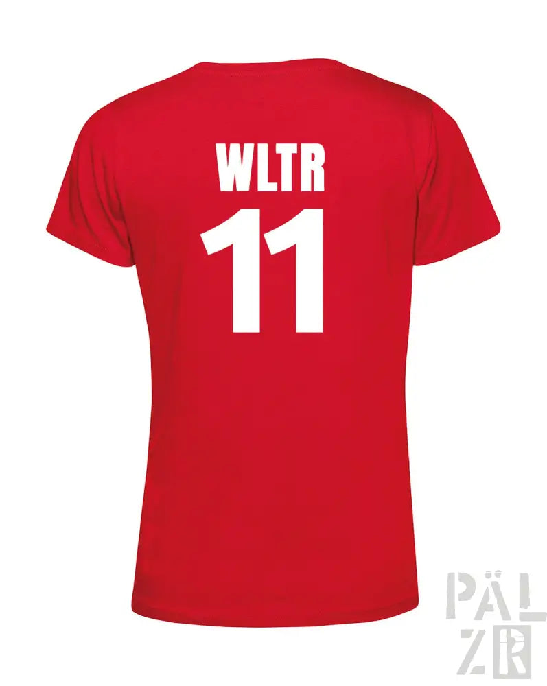 Rotes T-Shirt mit weißem Text- und Zahlen-Design, wahrscheinlich aus Baumwolle oder Polyester-Mischung.