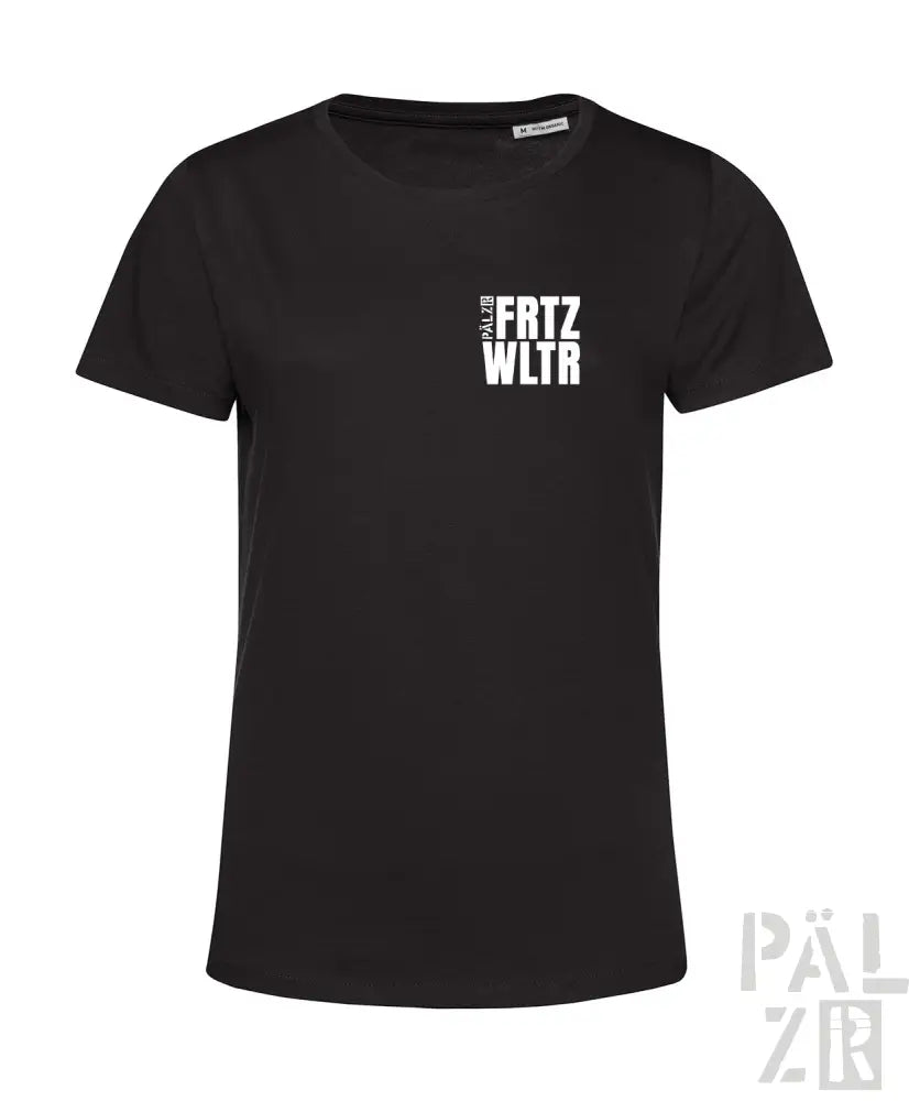 Schwarzes T-Shirt mit weißem Text „frtz wltr“ auf der Brust, aus Baumwolle.