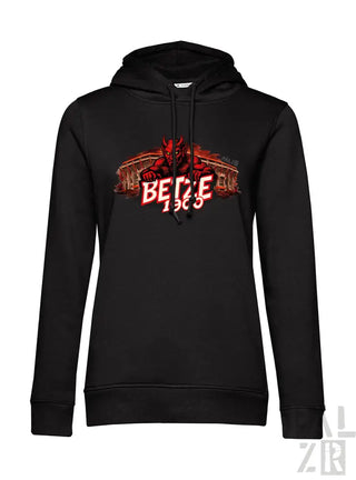 Schwarzes Hoodie mit roter Teufel-Grafik, Text „betze 1903“ und Stadion-Bildern über der Brust.