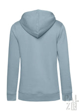 Hellblauer Hoodie mit Kapuze und langen Ärmeln.
