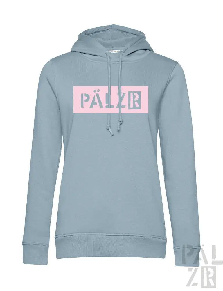 Hellblauer Hoodie mit pinkem und silbernem Logodesign.