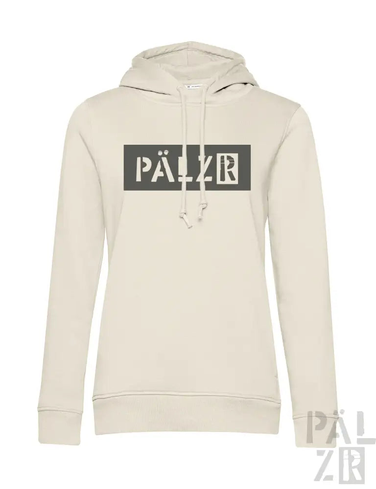 Cremeweiße Kapuzenjacke mit schwarz-weißen Logo-Design, das das Wort ’pälzr’ in einem rechteckigen Kasten zeigt.