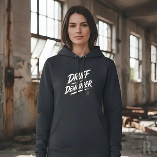 Marineblaue Kapuzenjacke mit ’drift dew rider’ Grafikdesign.