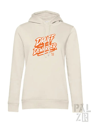 Cremeweiße Kapuzenjacke mit orange- und schwarzfarbener Textgestaltung, mit Grafik ’druff dewarrier’.