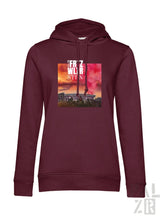 Maroon frauen hoodie mit quadratischem stadion sunset grafikdruck und text friedrich wilhelm stern in weiß