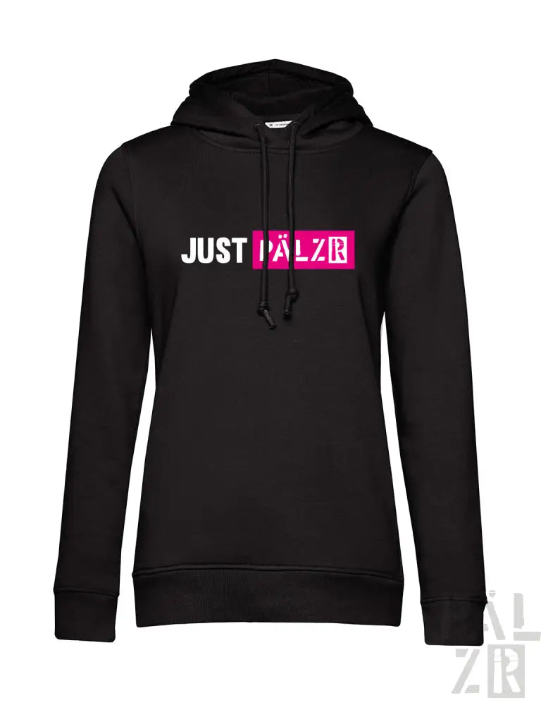 Schwarzer Hoodie mit ’just palzr’ Text in Weiß und Pink auf der Vorderseite, aus Kapuzenschweißstoff.