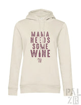 Cremeweißer Hoodie mit Textdesign „Mama braucht etwas Wein“, mit Kapuze und langen Ärmeln.