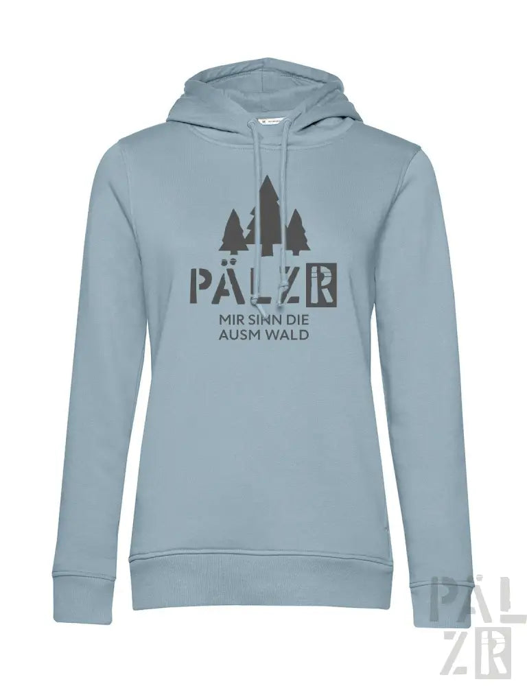 Hellblaues Hoodie mit Waldmuster und Text „pälzr“ auf der Vorderseite, aus Baumwolle gefertigt.