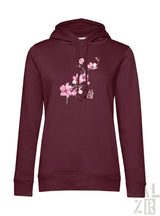 Frauen hoodie in kastanienbraun mit zartem rosa mandelzweig grafik auf der vorderseite