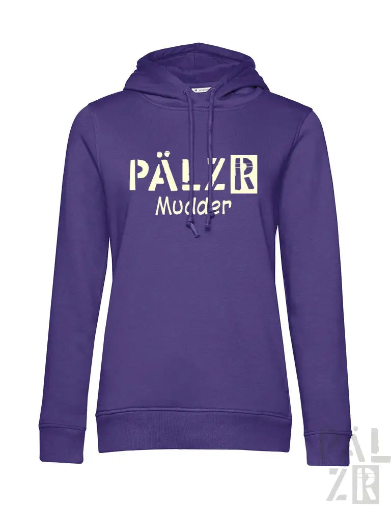 Lila Kapuzenpullover mit ‘pälzer mudder’ Textdesign, Material aus Kapuzenschweißshirt.