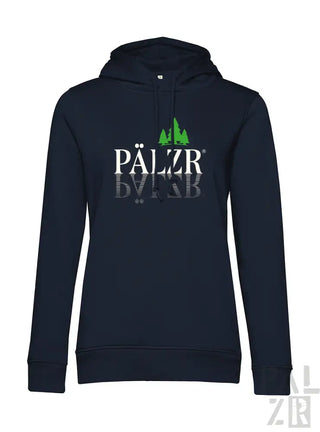 Marineblaue Kapuzenjacke mit ’pälzr’-Logo und grünem Baumdesign, aus weichem Baumwollmischgewebe.