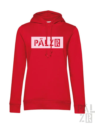 Rote Kapuzenpulli mit ‚pälzr‘-Logo in Weiß und Schwarz, aus Fleece-Material gefertigt.