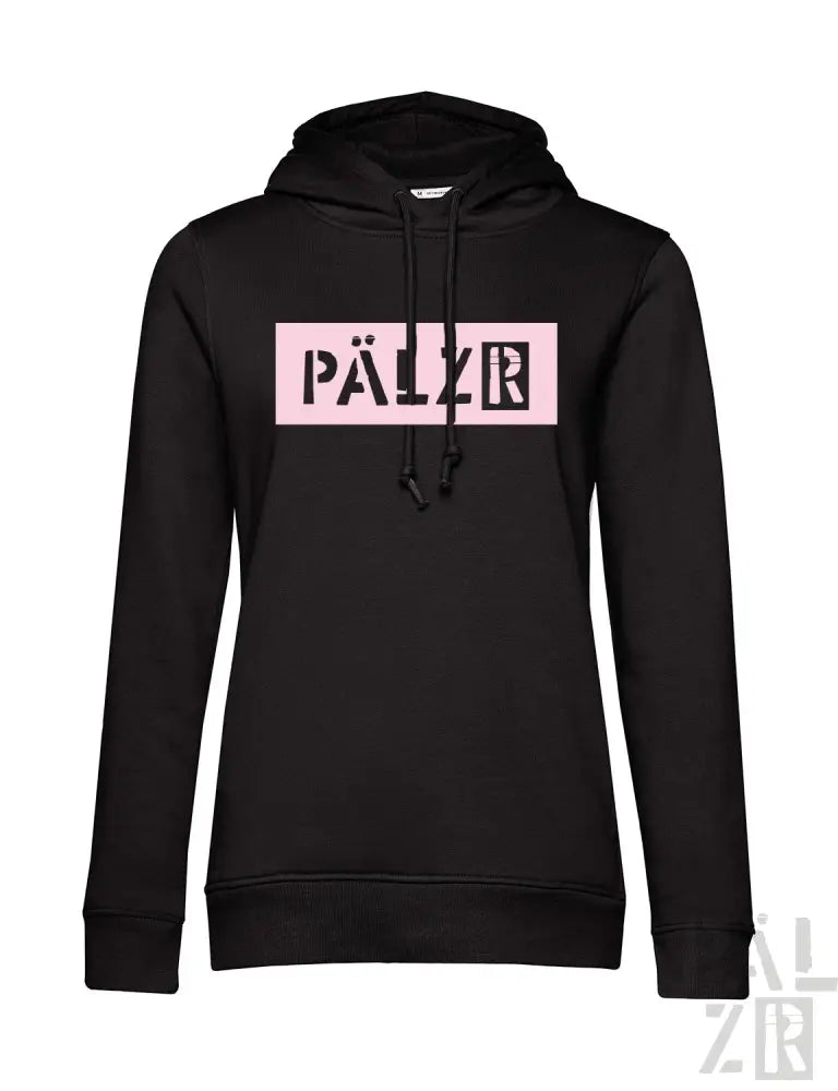 Schwarzer Hoodie mit pinkem Logo und Kordelkapuze.