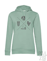 Frauen hoodie in sanftem minzgrün mit grauem camping und wein grafikdesign und palz schriftzug