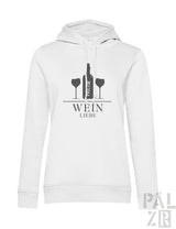 Weißer frauen hoodie mit schwarzem weinflaschendesign und zwei gläsern weinliebe text darunter in verschiedenen farben