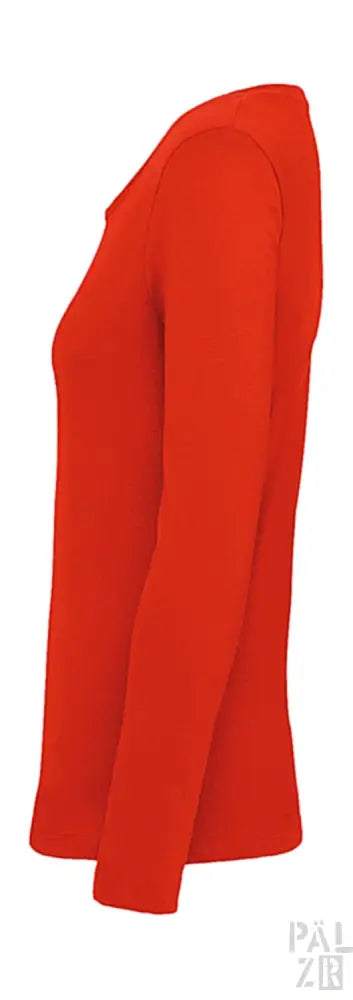 Roter Langarm-Pulli mit gerippten Bündchen und Saum, wahrscheinlich aus Baumwolle oder Polyester-Mischung.