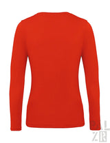 Rotes Langarm-T-Shirt mit Rundhals und gerippten Bündchen.