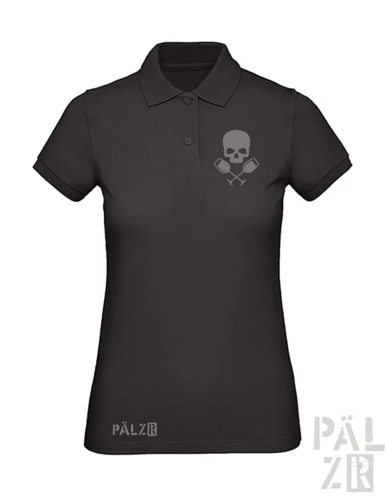 Schwarzes frauen poloshirt mit grauem schädel und gekreuzten rudern emblem auf der brust weinpirat