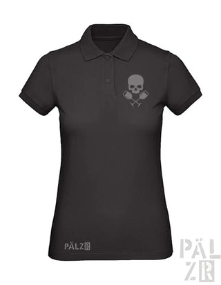 Schwarzes frauen poloshirt mit grauem schädel und gekreuzten rudern emblem auf der brust weinpirat