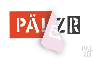 Rotes rechteckiges Aufkleber mit weißem und schwarzem Text „pä!zr“ darauf.