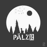 Weißer runder frauen pulli mit sternegugger logo einer stilisierten waldszene unter mondlicht von pälzr in verschiedenen farben