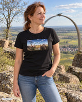 Schwarzes frauen t-shirt mit kurzärmel und rechteckigem druck des adlerbogens sowie dem text palz