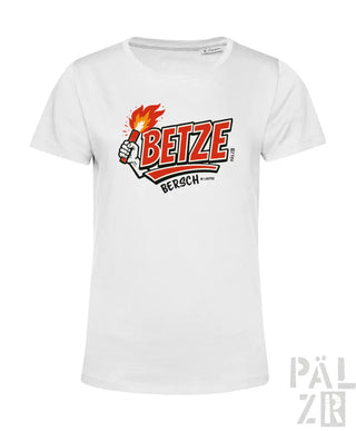 Weißes T-Shirt mit ’betze’-Logo und Flammendesign.