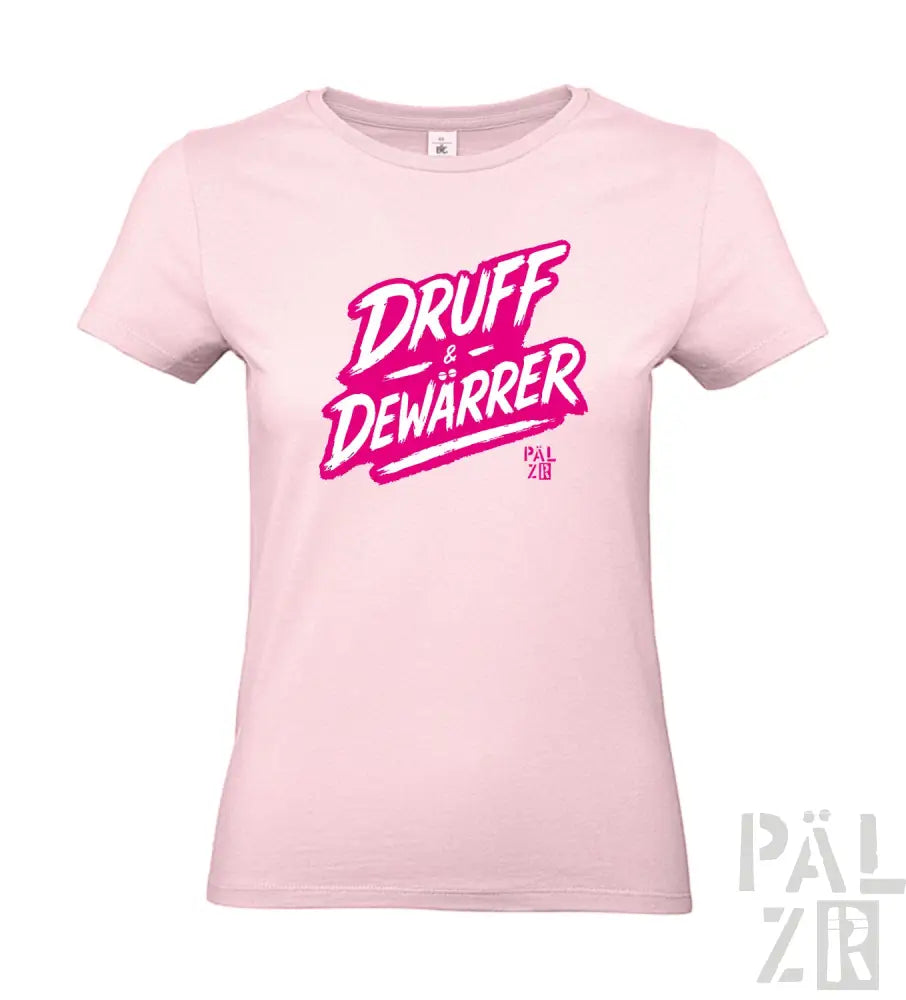 Rosa T-Shirt mit ’druff & dewarrer’-Design in fetter, stilisierten Schriftart.