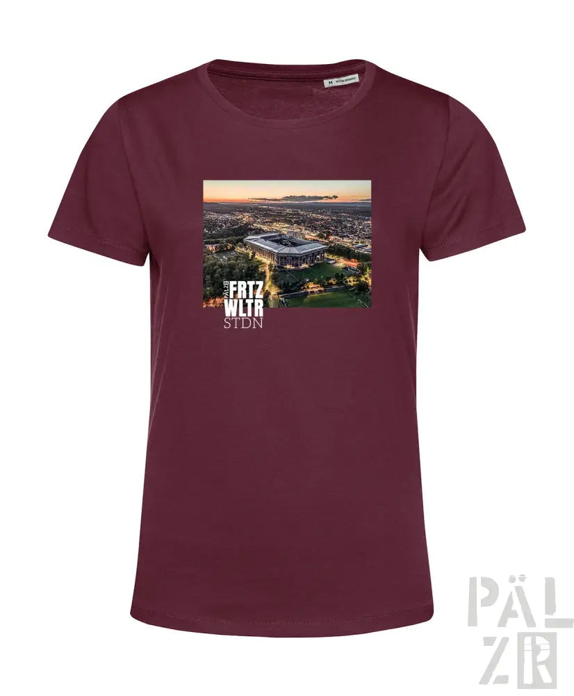 Bordeaux-farbenes T-Shirt mit Stadion-Grafik und Text-Design.
