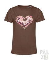 Braunes Damen-T-Shirt mit einem lebendigen pinken Kirschblüten-Herz-Design mit Spritzeffekten und dem Markennamen ‚pal zib‘ darunter.