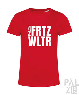 Rotes Baumwoll-T-Shirt mit fettgedrucktem weißem Text ’frtz wltr’ und kleinerem ’pälzr’-Logo am Ärmel.