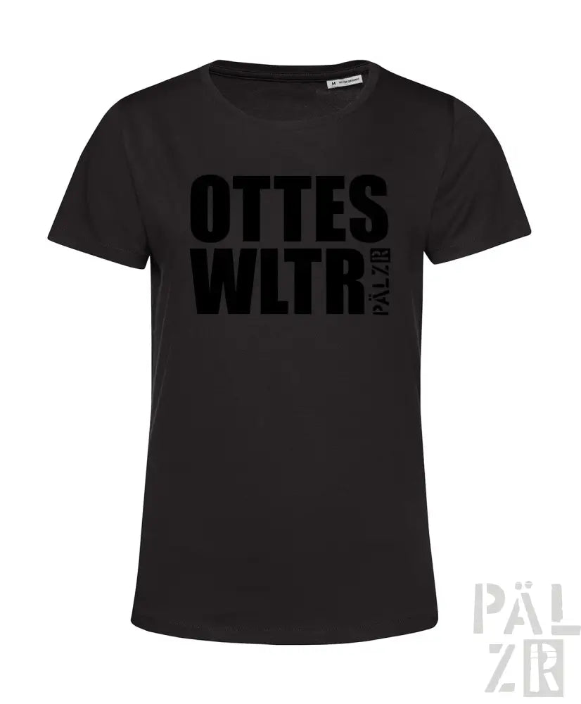 Schwarzes T-Shirt mit fetter weißer Schrift ’ottes wltr’ und kleinerem ’pälzr’-Logo.