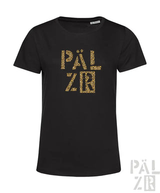 Schwarzes T-Shirt mit Leoparden-Print-Design „pälzr“ auf der Vorderseite, aus Baumwolle gefertigt.