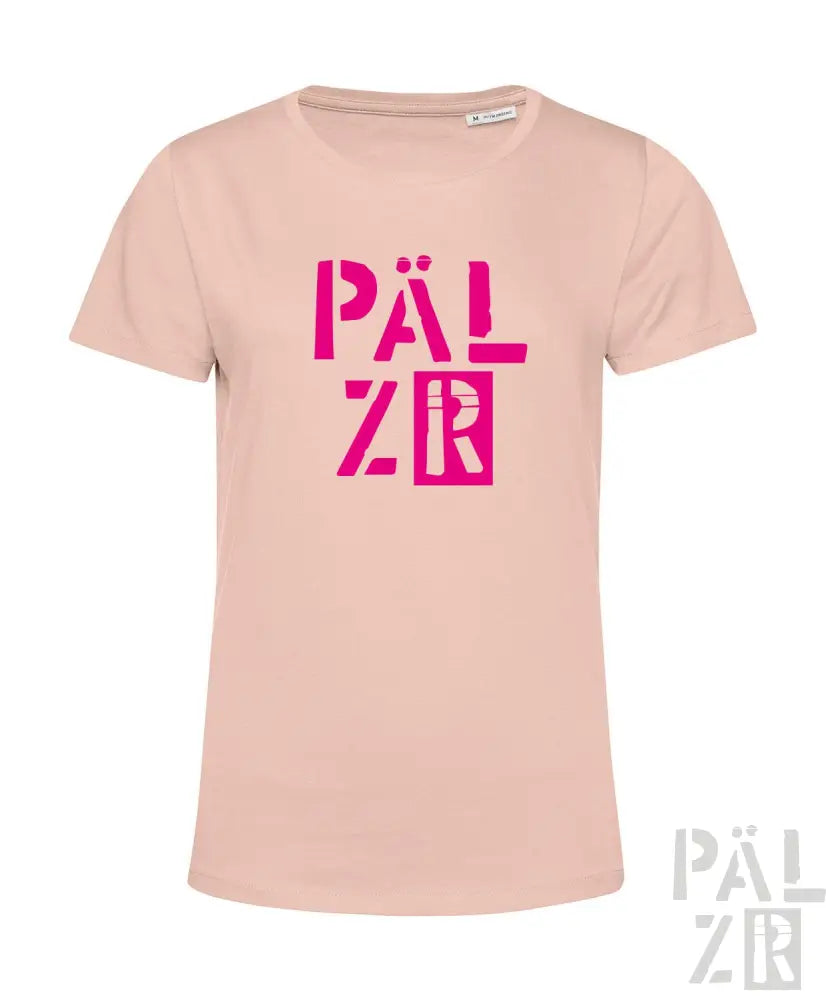 Rosa T-Shirt mit ’pälzr’ Logo in fetten, magentafarbenen Buchstaben.