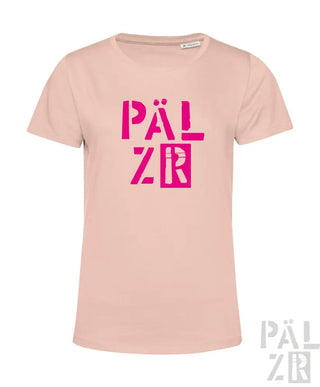 Rosa T-Shirt mit ’pälzr’ Logo in fetten, magentafarbenen Buchstaben.