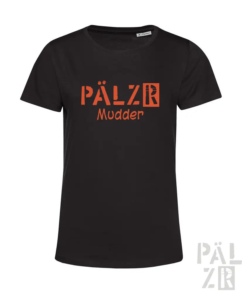 Schwarzes T-Shirt mit dem Text ’pälzr mudder’ in rot-weißem Design, mit Logo einer bekannten Marke.