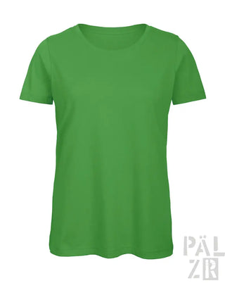 Grünes T-Shirt mit kurzen Ärmeln und Rundhals, wahrscheinlich aus Baumwolle oder Polyester-Mischung.