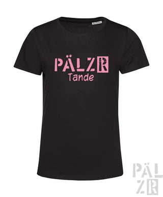 Schwarzes T-Shirt mit pinkem Text und Logodesign.