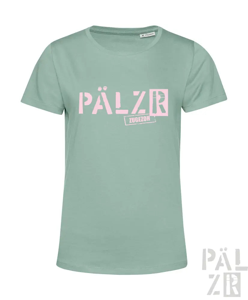 Minzgrünes T-Shirt mit ’pälzr’-Logo in pinkem und weißem Design, aus Baumwolle gefertigt.