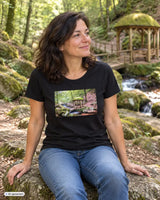 Schwarzes frauen t-shirt aus baumwolle mit fotoprint der karlstalschlucht und pai schriftzug