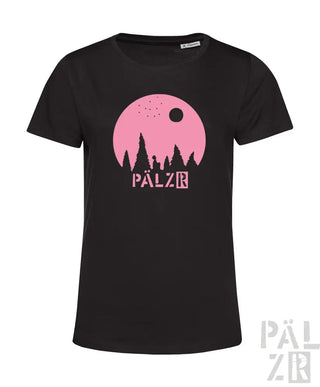 Schwarzes T-Shirt mit Design aus pinkem Mond und Bäumen, ’pälzr’ Logo.