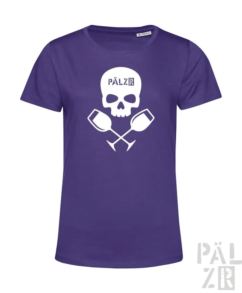 Lila T-Shirt mit Totenkopf- und Weinglas-Design, weißer Text „pälz“ auf der Vorderseite.