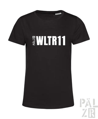 Schwarzes T-Shirt mit weißem Text „wltr11“ und Logo auf der linken Seite, aus Baumwolle gefertigt.